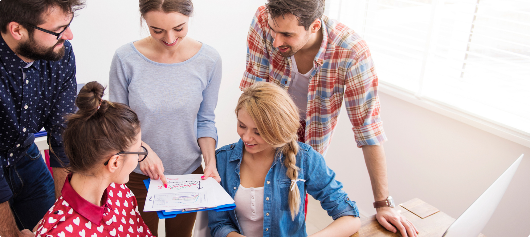 CRM analytics and growth reporting visuals